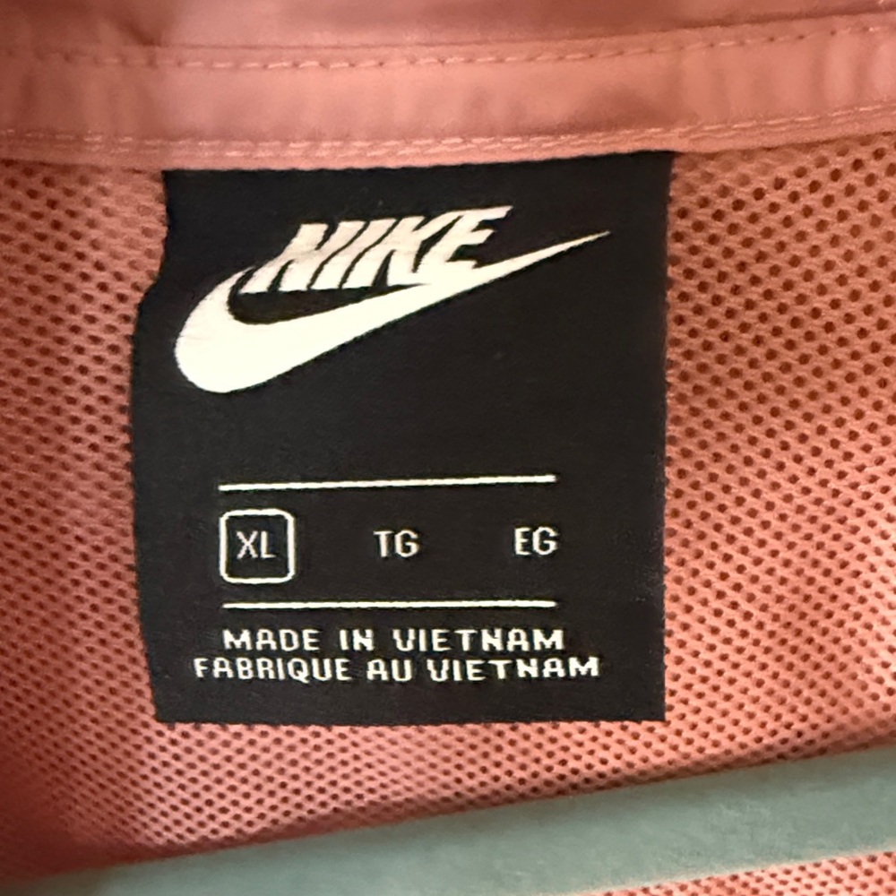 Nike Peach and Black Colorblock Utility Windbreaker Jacket women’s - Picture 2 of 6